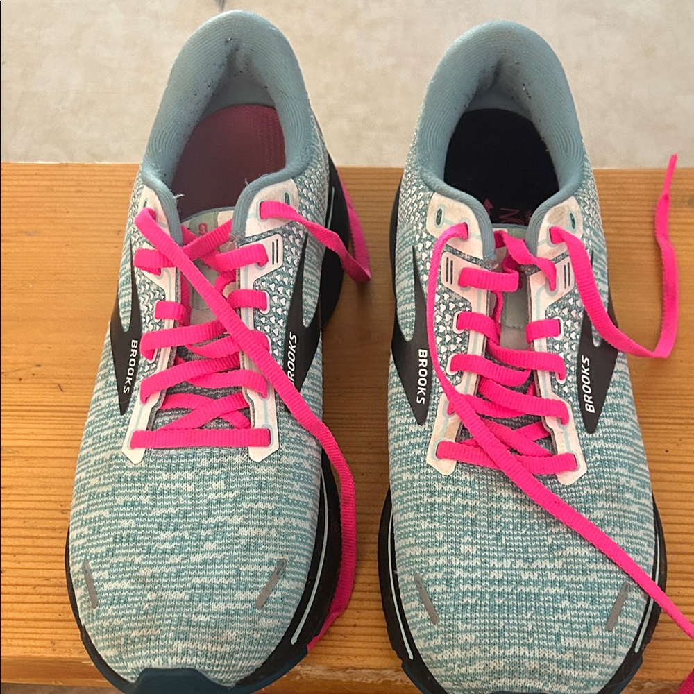 Brooks Women's Teal and Pink Athletic Shoes
